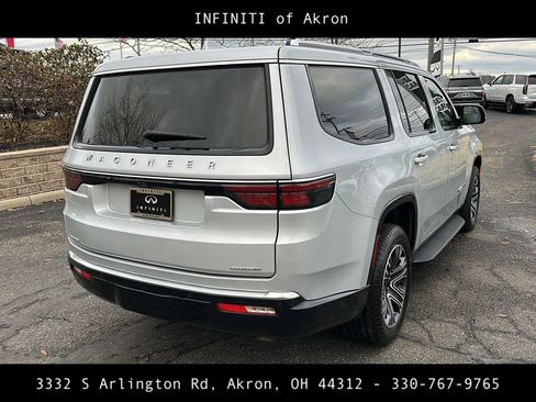 Used 2022 Jeep Wagoneer Series III w/ Flexible Seating Group image 13