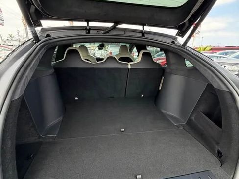 Used 2026 Tesla Model X AWD/4WD image 9