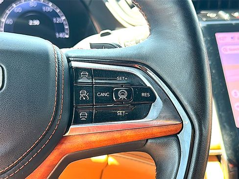 Used 2021 Jeep Grand Cherokee L Summit AWD/4WD image 31