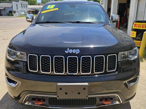 Used 2018 Jeep Grand Cherokee Limited AWD/4WD image 2