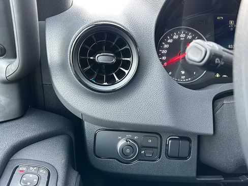 Used 2024 Mercedes-Benz Sprinter 2500 image 33