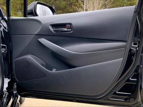 Used 2023 Toyota Corolla LE image 21