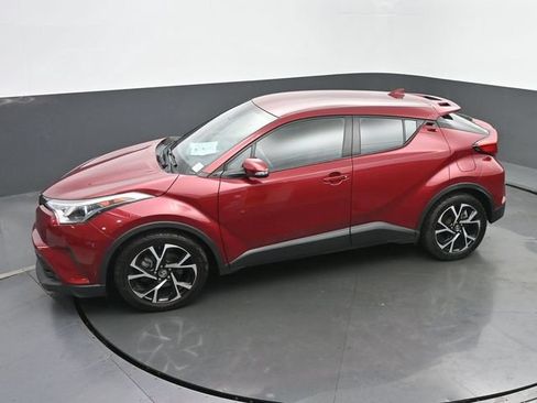 Used 2018 Toyota C-HR XLE FWD image 35