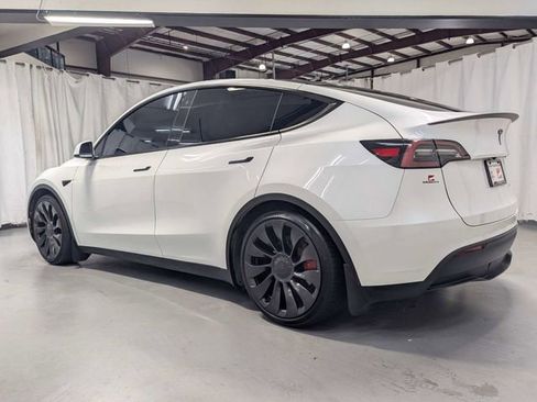 Used 2023 Tesla Model Y Performance AWD/4WD image 4