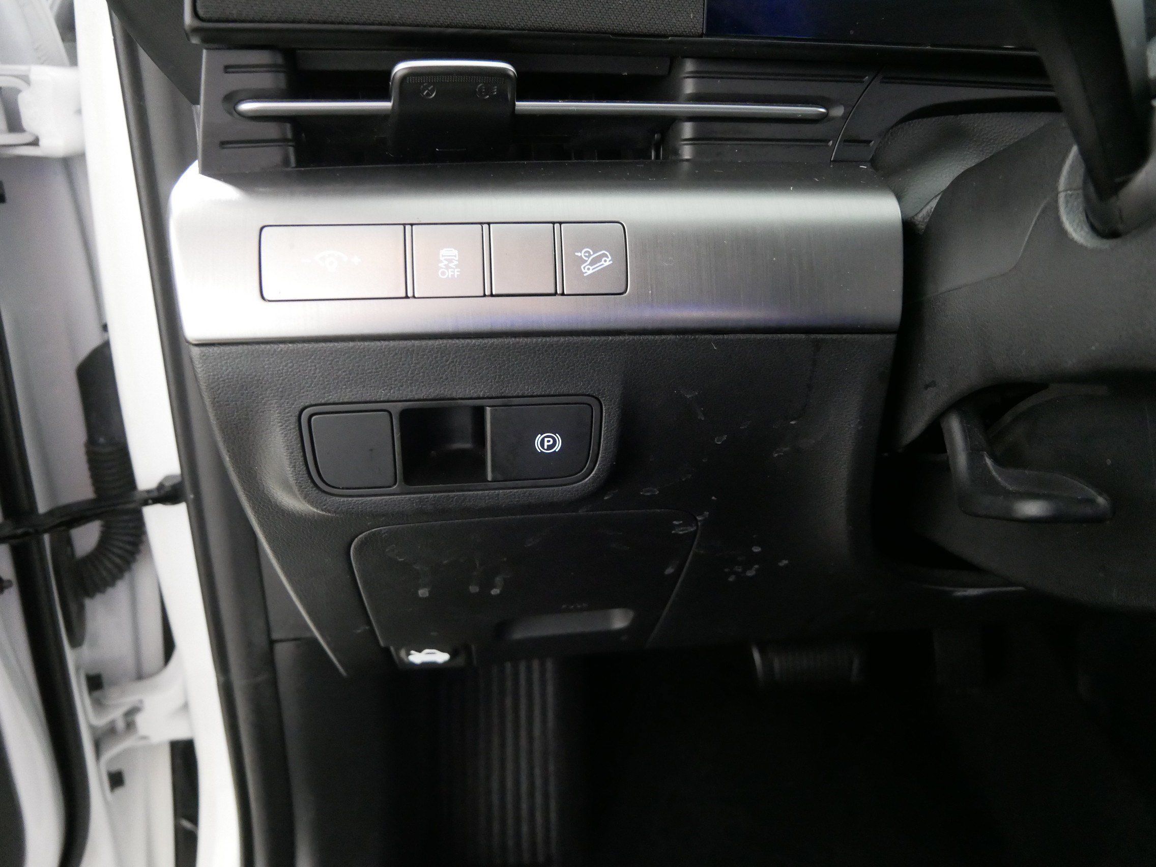 Used 2025 Hyundai Kona SEL AWD/4WD image 26