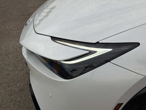 Used 2024 Toyota Prius XLE FWD image 10