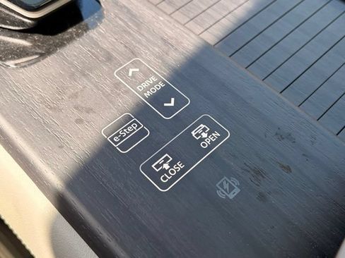 Used 2024 Nissan Ariya AWD image 25