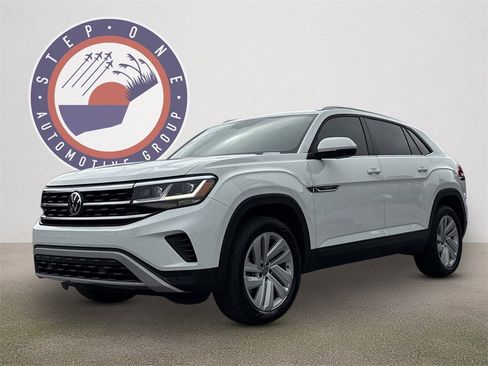 Used 2023 Volkswagen Atlas Cross Sport SE image 2