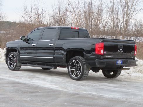 Used 2018 Chevrolet Silverado 1500 LTZ Z71 image 32