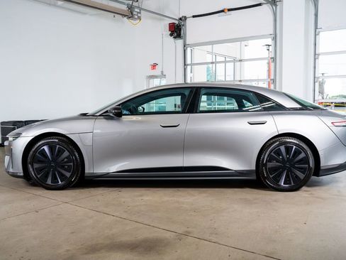 Used 2024 Lucid Air Pure RWD image 23