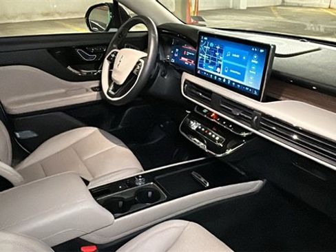 New 2025 Lincoln Corsair Reserve image 6