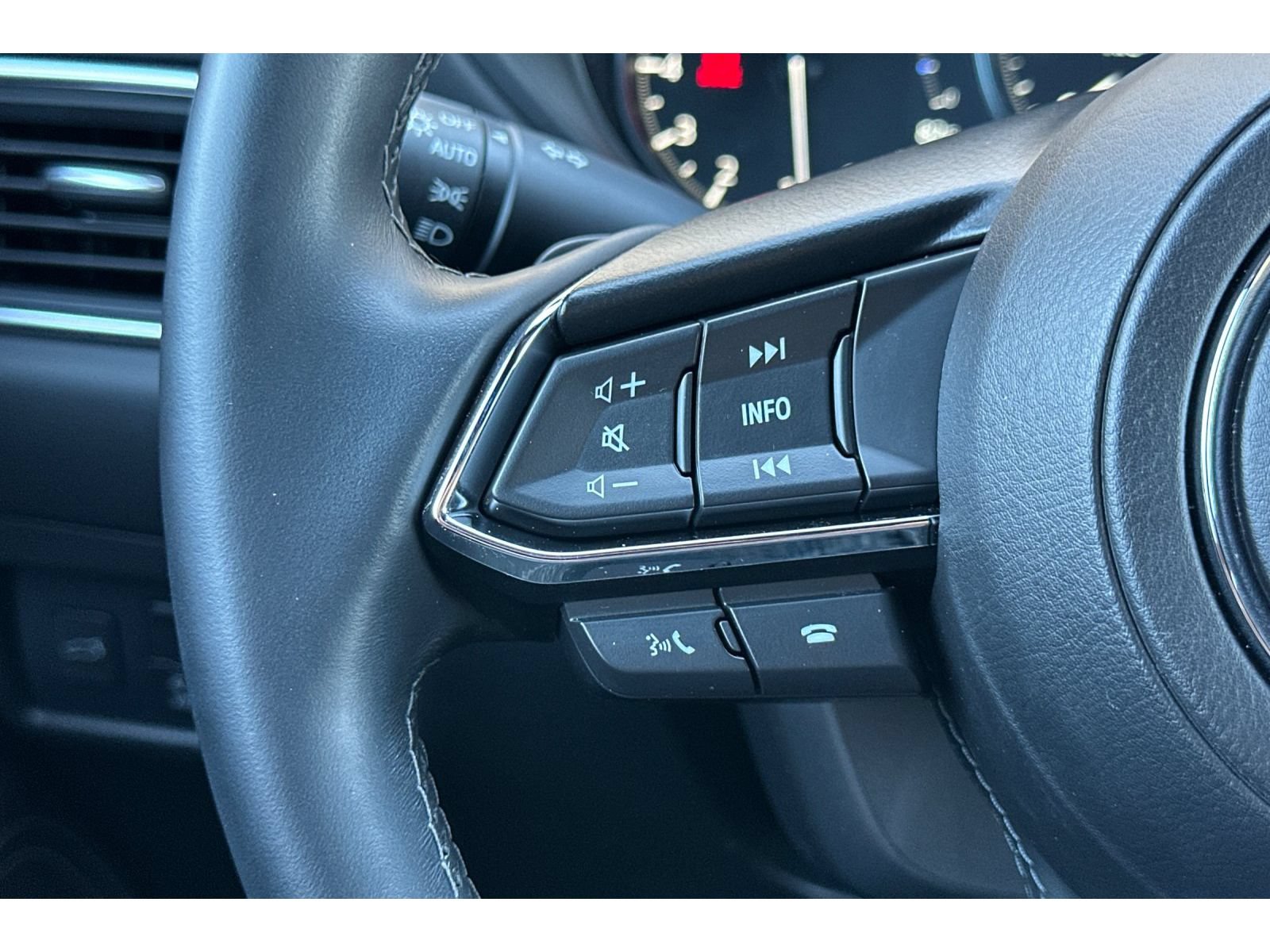 Certified 2025 MAZDA CX-5 Signature AWD/4WD image 37