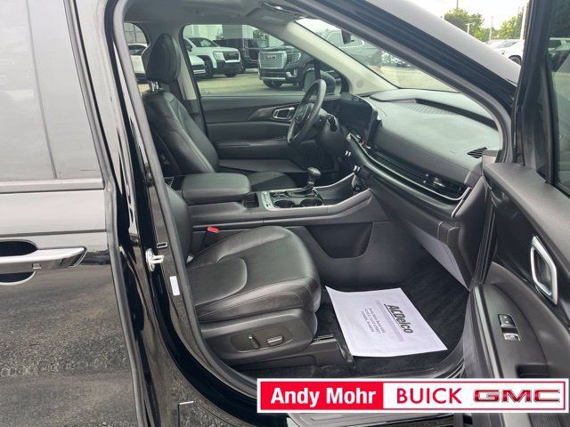 Used 2025 Kia Carnival SX w/ SX Dark Edition Package FWD image 55