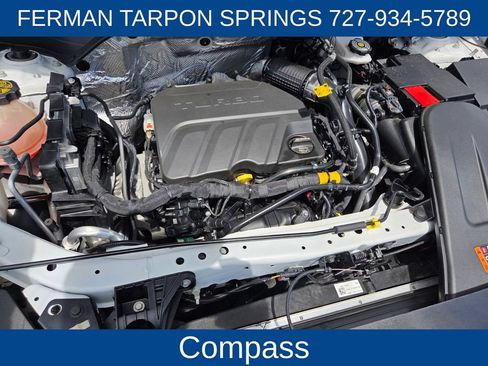 Used 2025 Chevrolet Trax RS w/ Sunroof Package FWD image 23