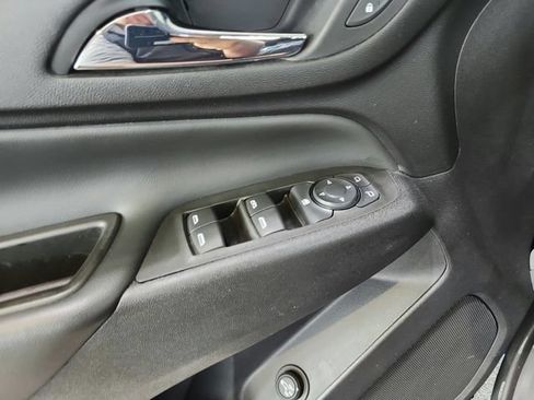 Used 2020 Chevrolet Equinox LT w/ Driver Convenience Package FWD image 18
