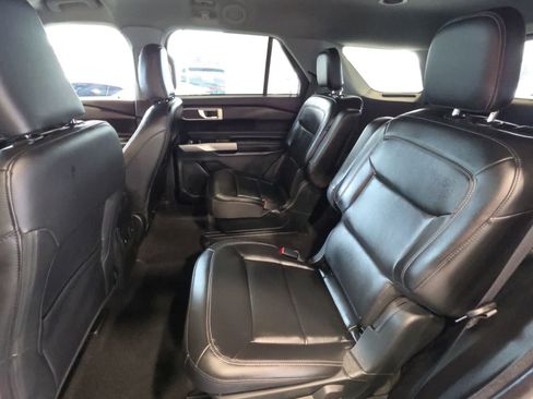 Used 2023 Ford Explorer XLT w/ Equipment Group 202A AWD/4WD image 31