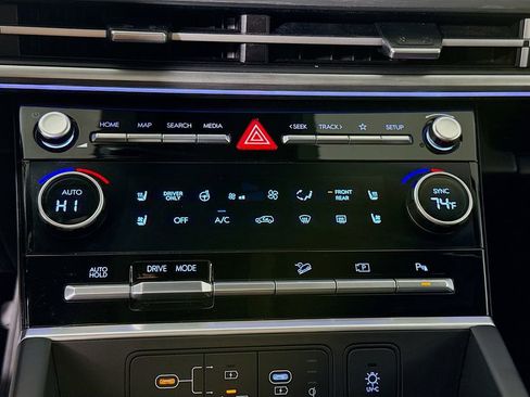 Certified 2025 Hyundai Santa Fe Limited FWD image 10