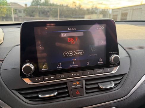 Used 2021 Nissan Altima 2.5 SR FWD image 17
