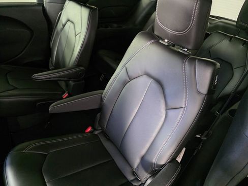 New 2026 Chrysler Pacifica Select w/ S Appearance Package image 15