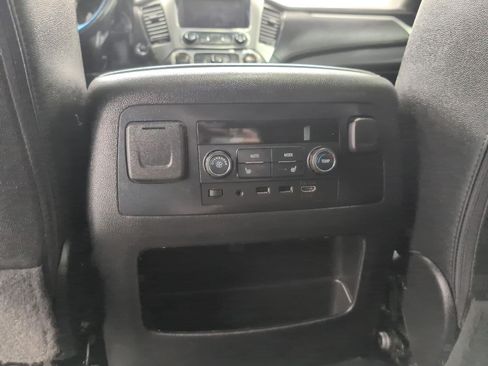 Used 2019 Chevrolet Suburban Premier AWD/4WD image 23