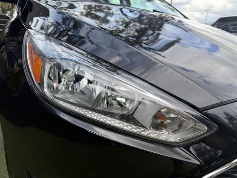 Used 2018 Ford Focus SE FWD image 9