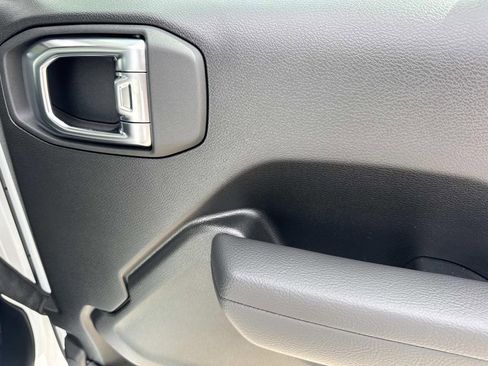 New 2026 Jeep Gladiator Sport image 21