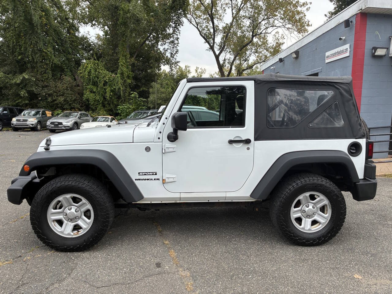 Used 2015 Jeep Wrangler Sport AWD/4WD image 2
