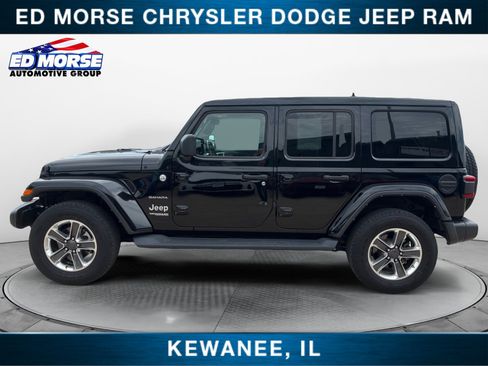Used 2022 Jeep Wrangler Unlimited Sahara w/ LED Lighting Group AWD/4WD image 2