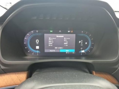 Used 2023 Volvo XC90 B6 Plus w/ Protection Package Premier image 9