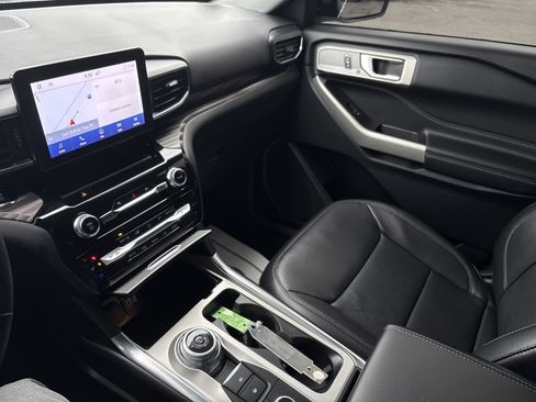 Certified 2023 Ford Explorer Limited AWD/4WD image 27