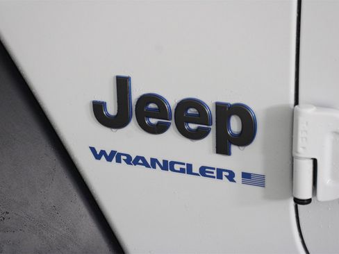 Used 2024 Jeep Wrangler Unlimited Rubicon 4xe w/ Technology Group image 20