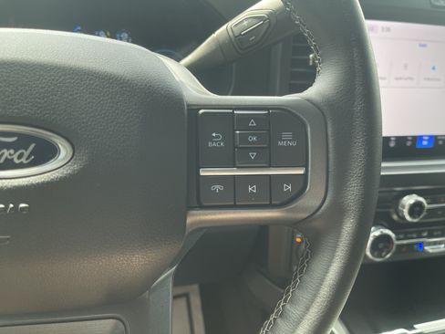 Used 2026 Ford F250 Lariat w/ Black Appearance Package AWD/4WD image 18