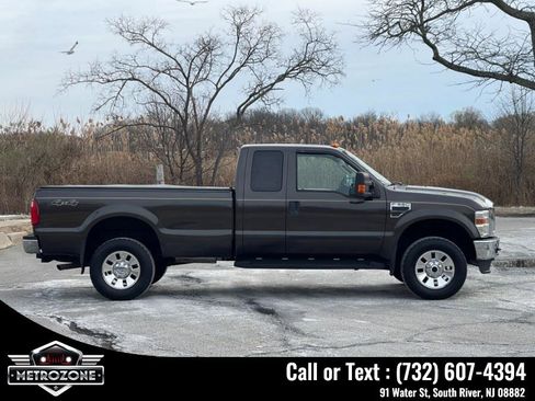Used 2008 Ford F350 FX4 image 11