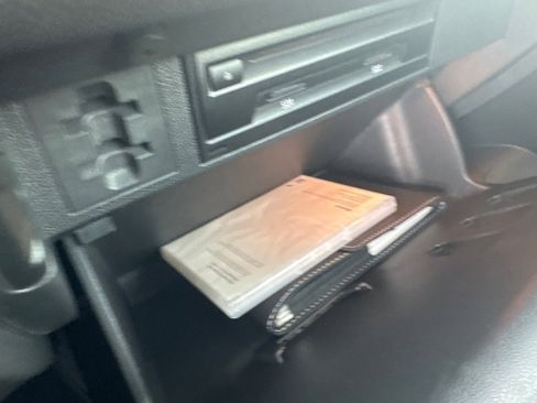 Used 2019 Volkswagen Tiguan SEL Premium image 27