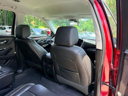 Used 2020 Chevrolet Traverse LT FWD image 27