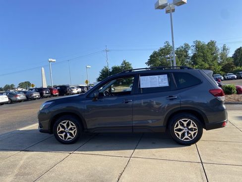 Used 2022 Subaru Forester Premium AWD/4WD image 7
