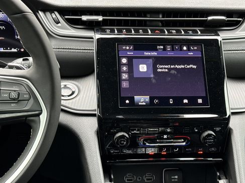 New 2026 Jeep Grand Cherokee Laredo X RWD image 24