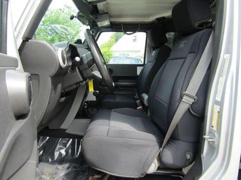 Used 2008 Jeep Wrangler Unlimited Sahara w/ Dual Top Group AWD/4WD image 17