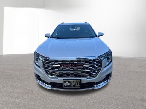 Used 2024 GMC Terrain Denali w/ Denali Premium Package AWD/4WD image 7
