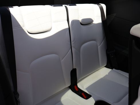 Used 2023 Tesla Model Y Long Range image 27