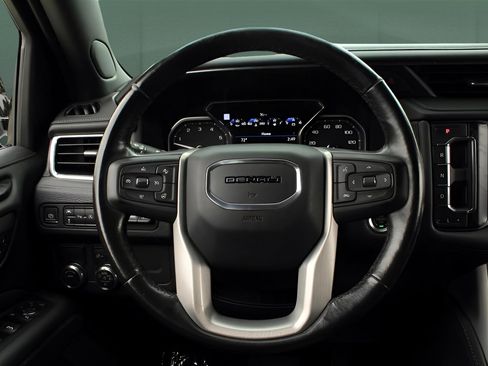 Used 2021 GMC Yukon XL Denali w/ Advanced Technology Package image 17