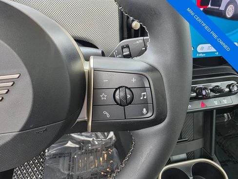 Used 2025 MINI Cooper 2-Door Hardtop FWD image 18