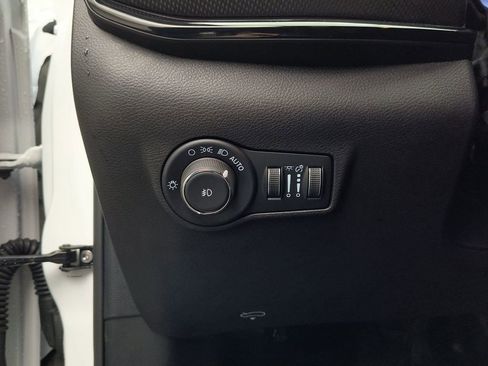 Used 2025 Jeep Compass Latitude w/ Altitude Special Edition image 25