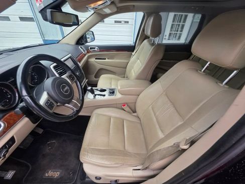Used 2013 Jeep Grand Cherokee Limited w/ Trailer Tow Group IV AWD/4WD image 12