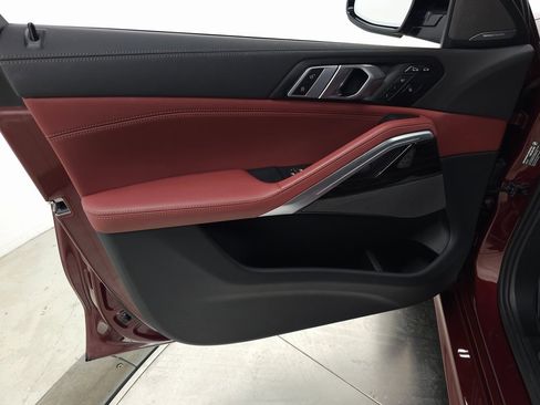 Used 2025 BMW X6 xDrive40i w/ Climate Comfort Package image 16