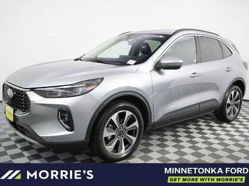 Certified 2023 Ford Escape Platinum AWD/4WD image 2