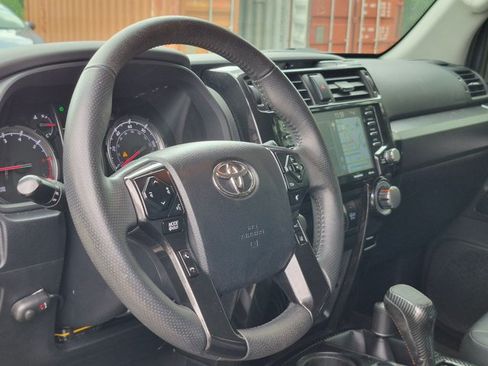 Used 2022 Toyota 4Runner TRD Off-Road Premium AWD/4WD image 8
