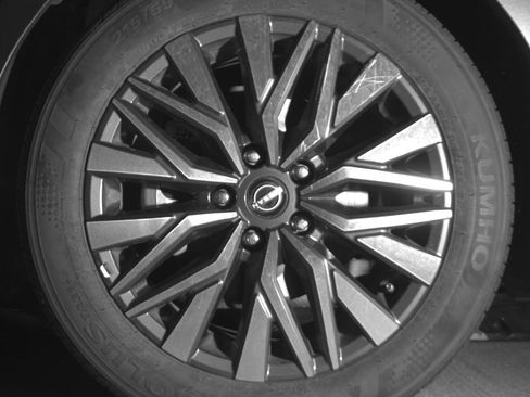 Used 2025 Nissan Altima 2.5 SV FWD image 12