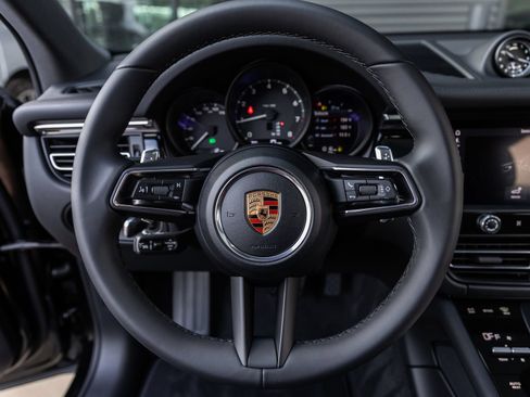 Certified 2026 Porsche Macan AWD/4WD image 30
