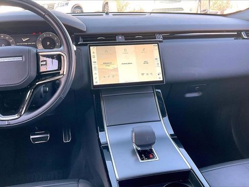 Used 2025 Land Rover Range Rover Velar Dynamic SE image 6